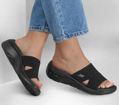 Skechers USA | GO WALK Arch Fit 2.0 Sandal - Dakota