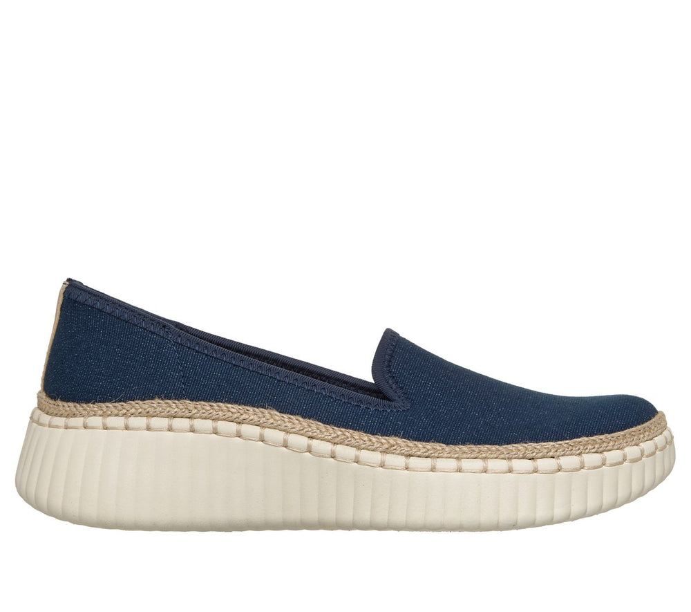 Skechers on sale | Wilshire Blvd - Be My Muse