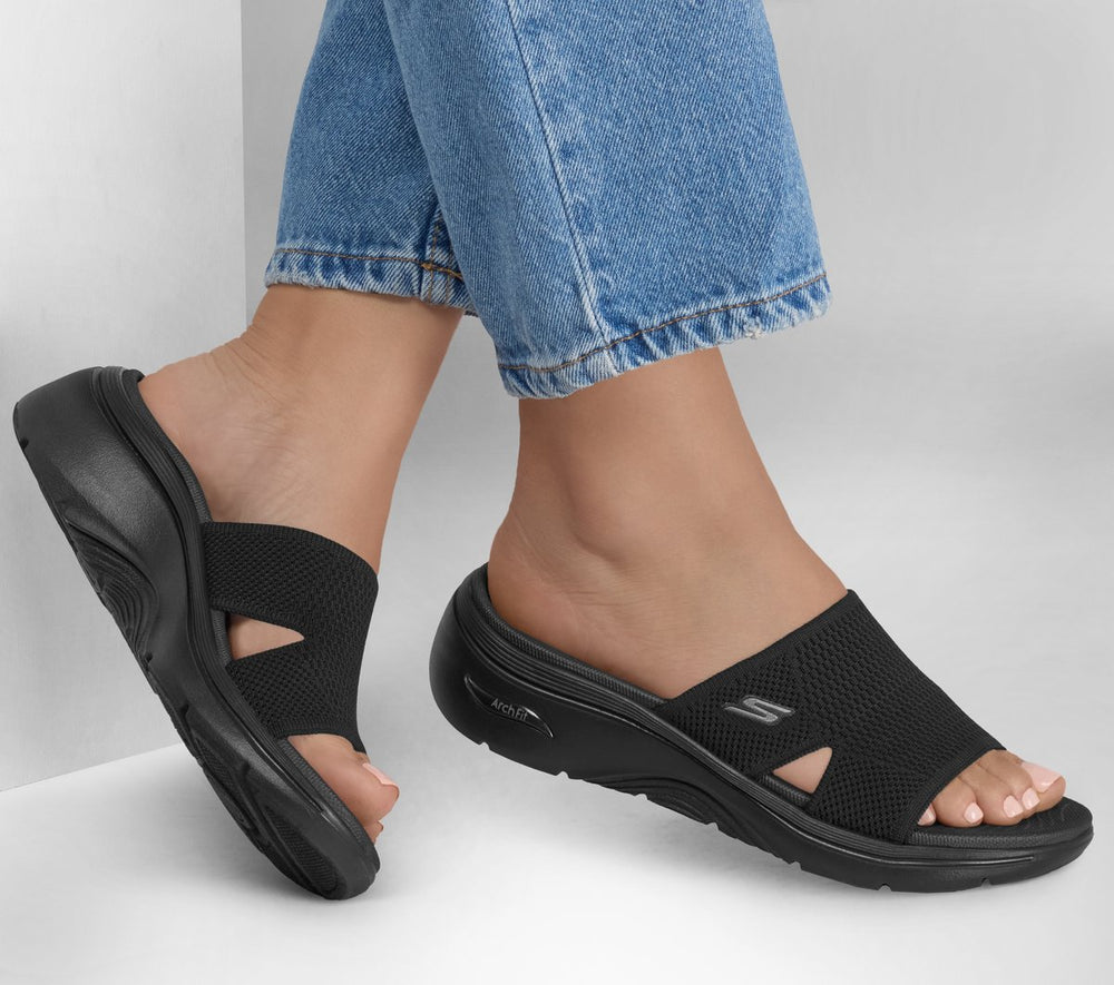 Skechers USA | GO WALK Arch Fit 2.0 Sandal - Dakota