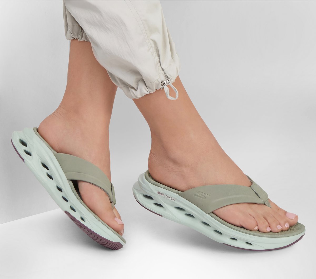 Skechers near me | Max Cushioning Glide-Step Sandal - Audra