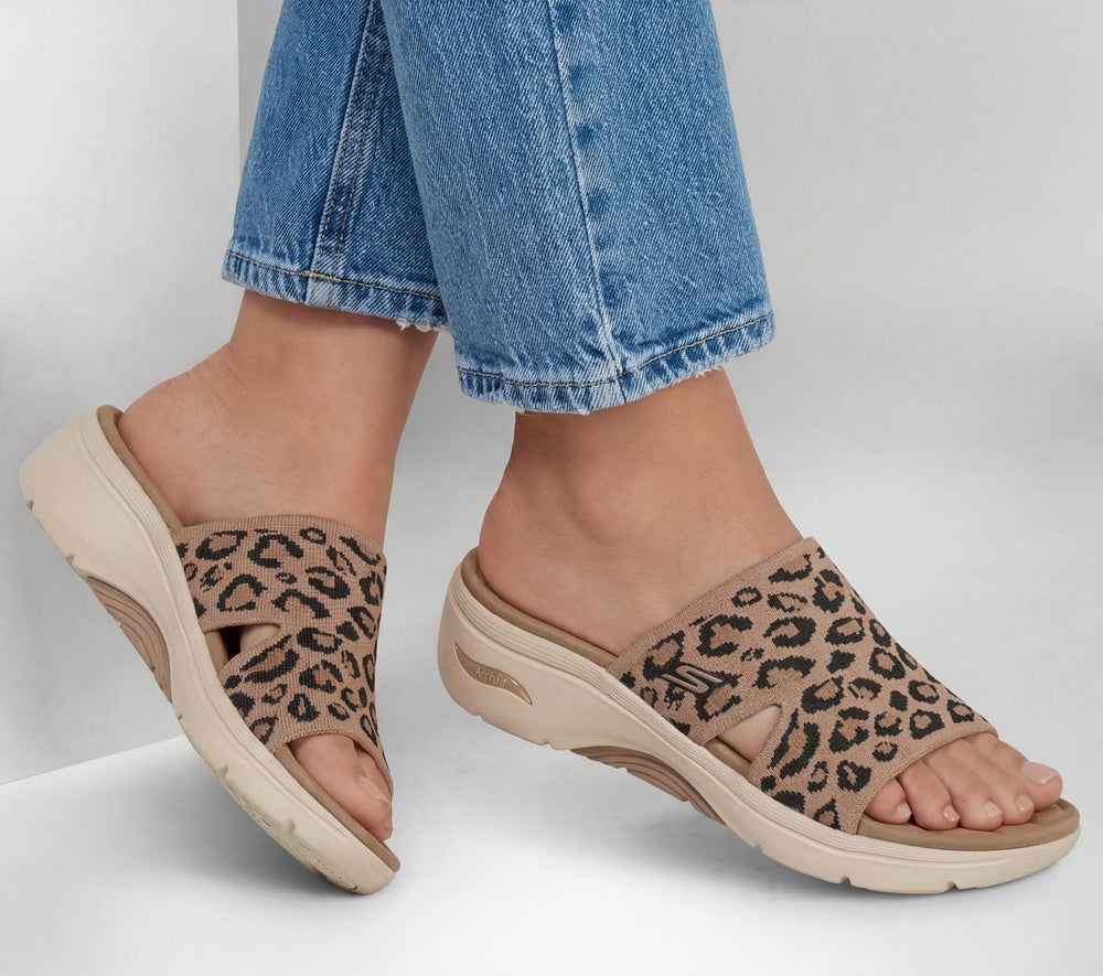 Skechers USA | GO WALK Arch Fit 2.0 Sandal - Remi